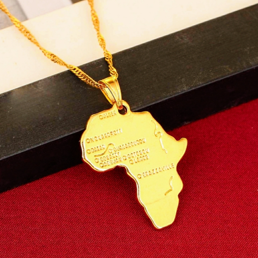 5⭐RATED Africa High polish Pendant w/ Figaro